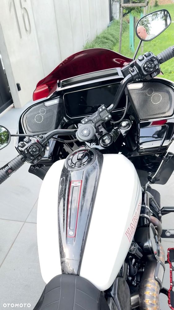 Harley-Davidson Touring Road Glide - 10