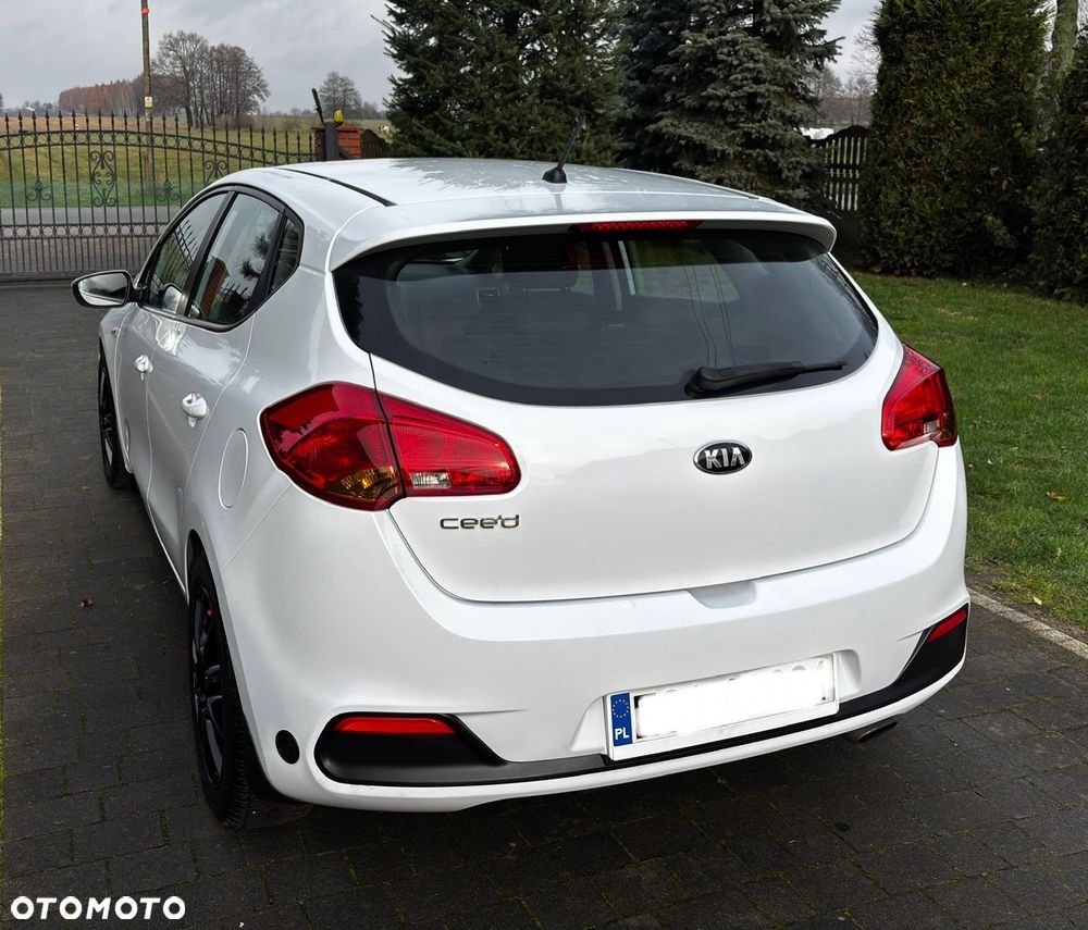 Kia Ceed 1.4 CVVT Dream Team Edition - 12