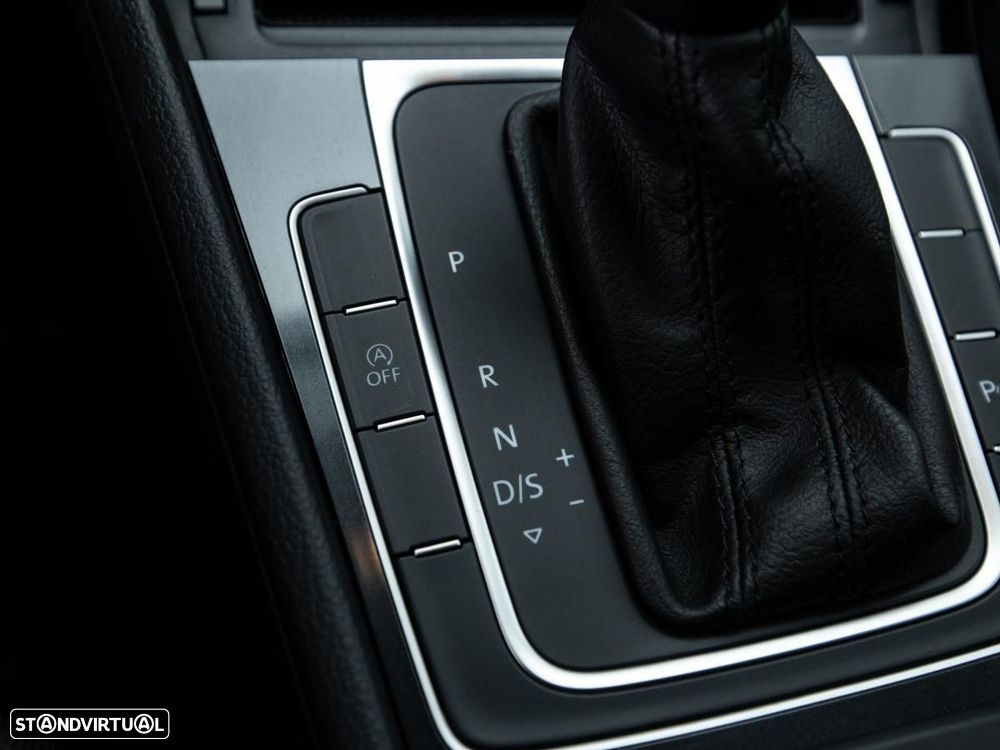 VW Golf Variant 2.0 TDi R-Line DSG - 18