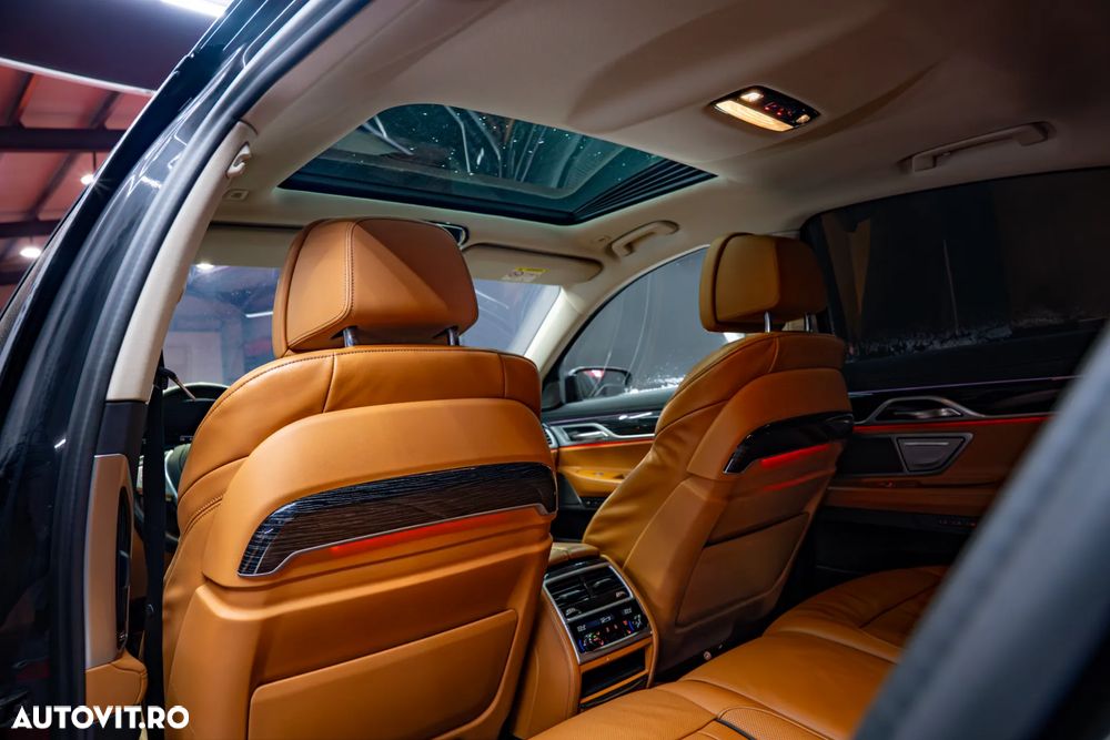 BMW Seria 7 740d xDrive MHEV - 13