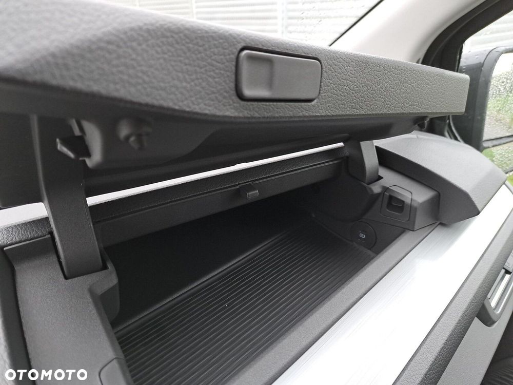 Volkswagen Nowa Caravelle - 22