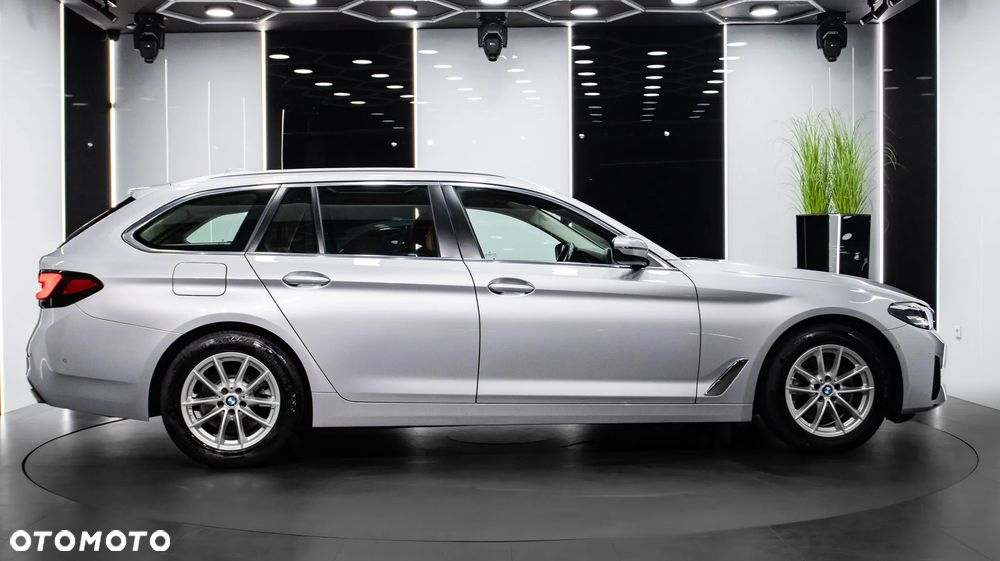 BMW Seria 5 520d xDrive - 8