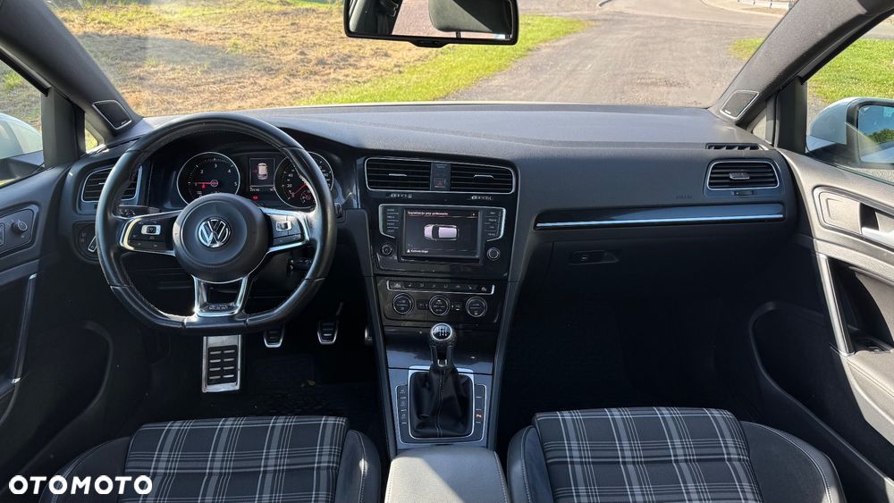 Volkswagen Golf 2.0 TDI BMT GTD - 15