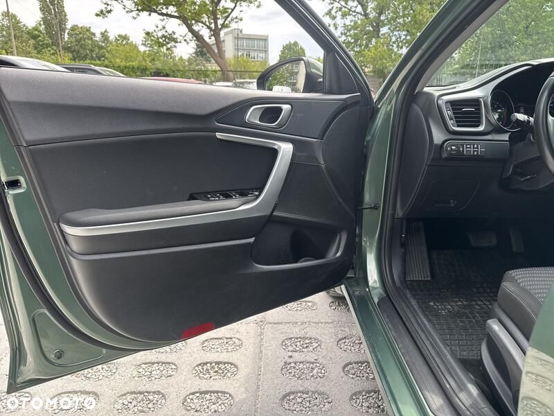 Kia Ceed 1.5 T-GDI M DCT - 16
