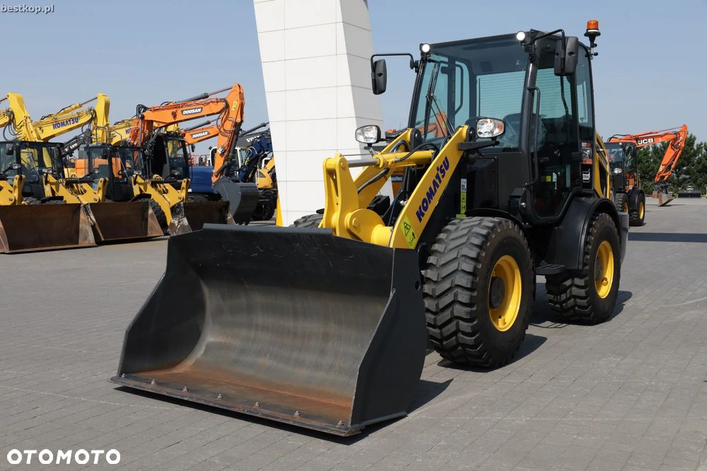 Komatsu WA70M-8 - 17