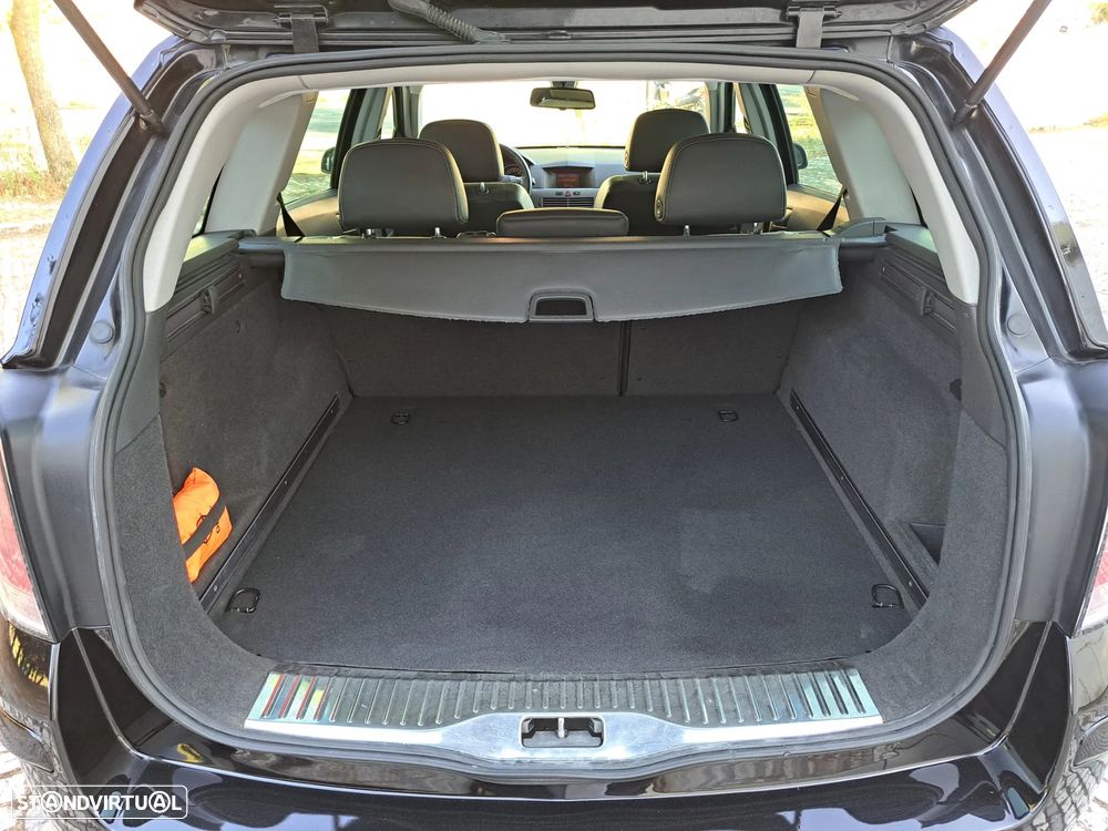 Opel Astra Caravan 1.7 CDTi Cosmo M6 - 24