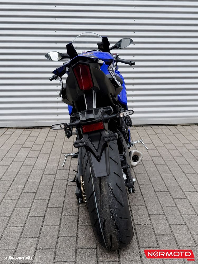 Yamaha YZF R7 - 7