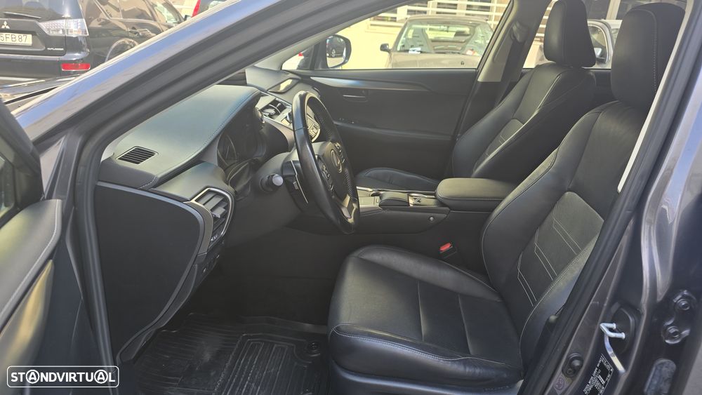 Lexus NX 300h Executive+ - 17