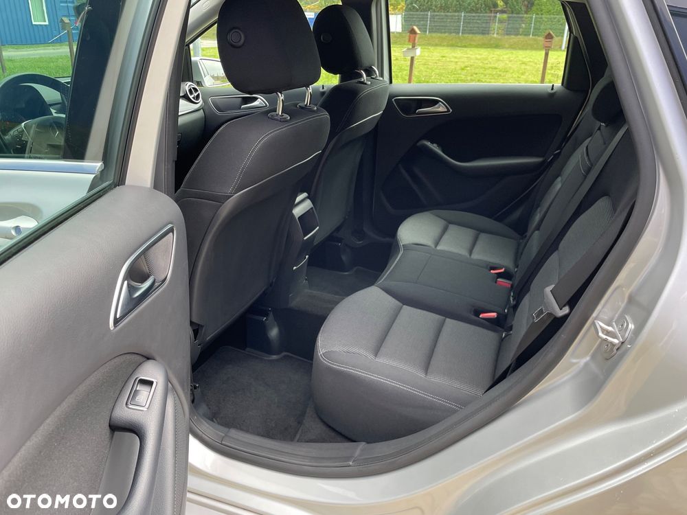 Mercedes-Benz Klasa B 180 (BlueEFFICIENCY) - 16