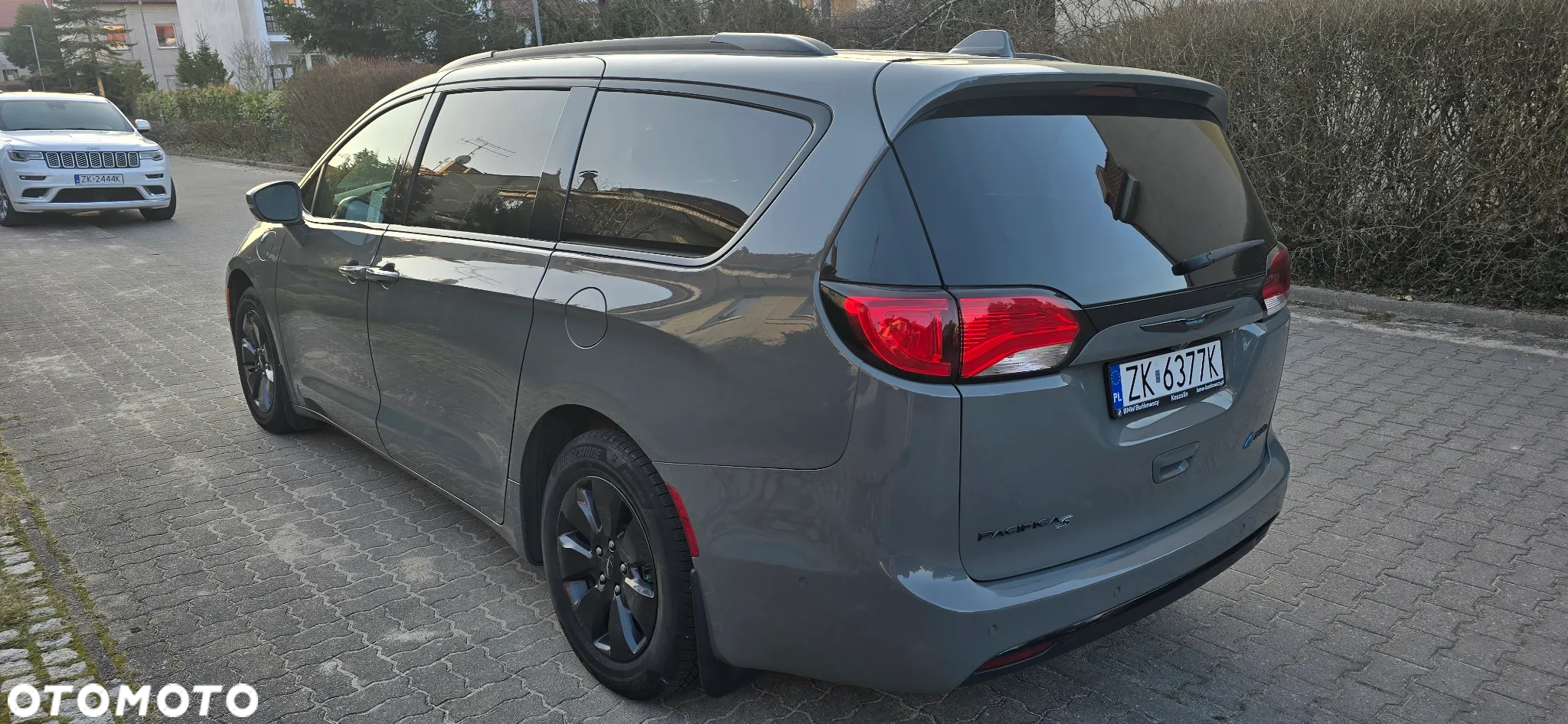 Chrysler Pacifica - 4