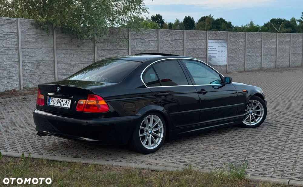 BMW Seria 3 325i - 4