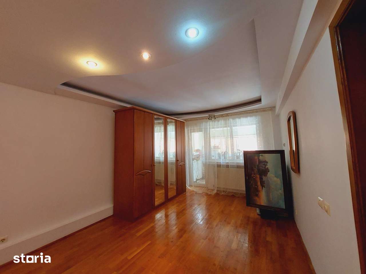 Apartament 4 camere, balcon, Târgu Jiu - Imagine principală: 2/8