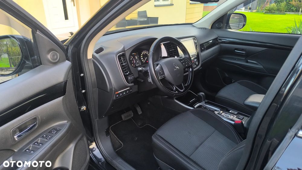 Mitsubishi Outlander 2.0 Instyle SDA 4WD CVT - 18