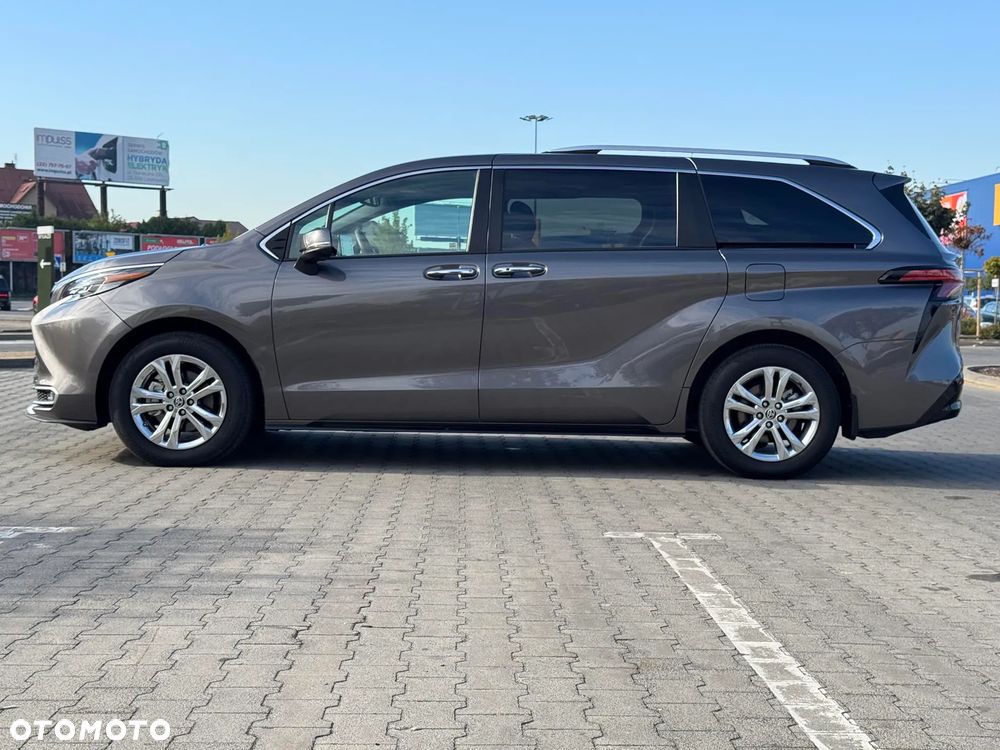 Toyota Sienna - 24