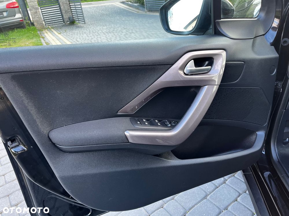 Peugeot 2008 - 9