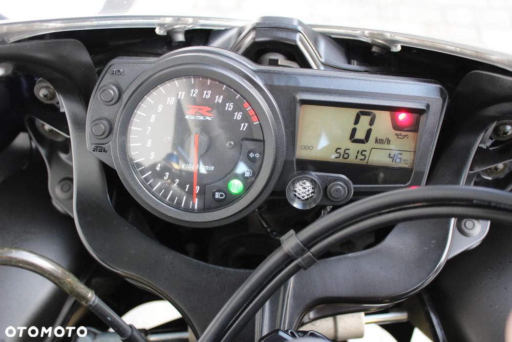 Suzuki GSX-R - 25