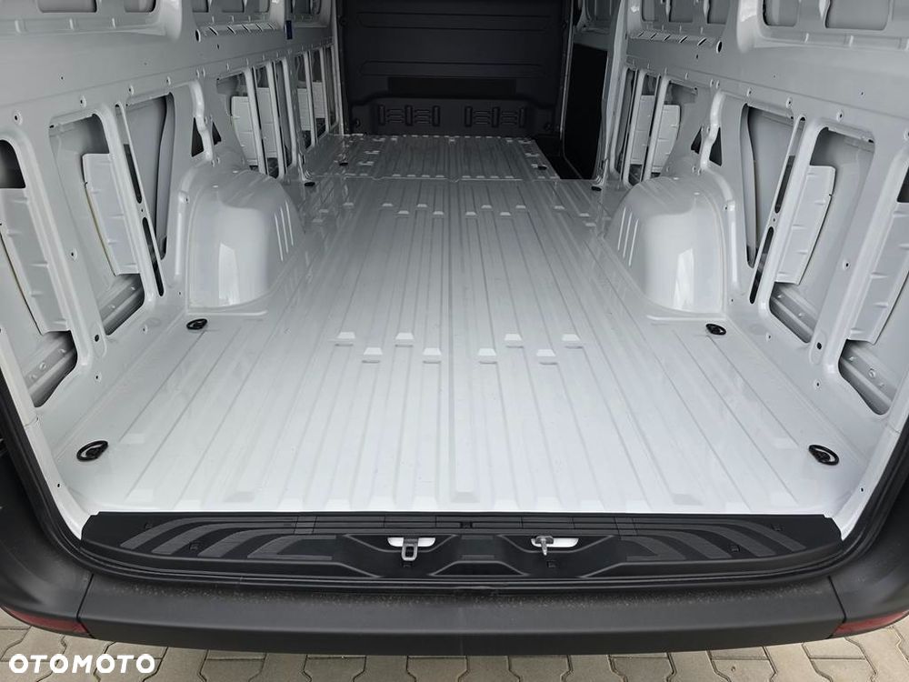 Mercedes-Benz Sprinter - 7