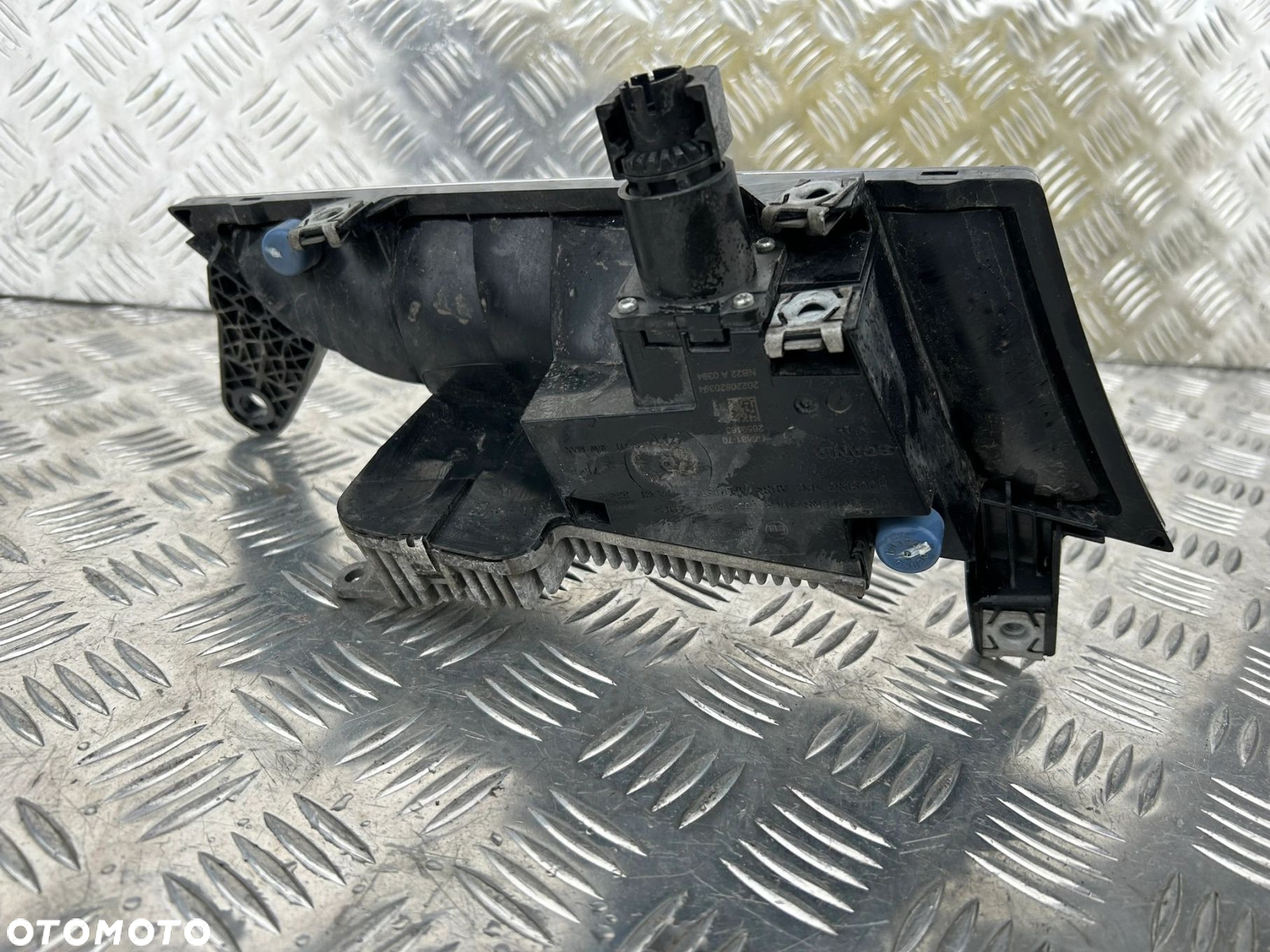 HALOGEN LAMPA ATRAPY SCANIA NTG - 2