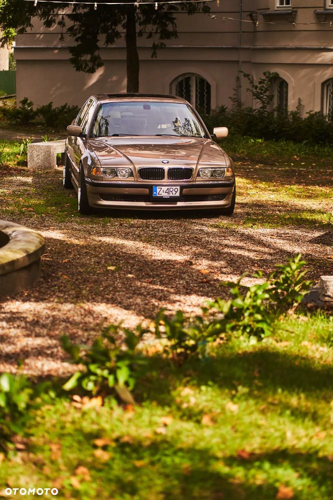 BMW Seria 7 - 14