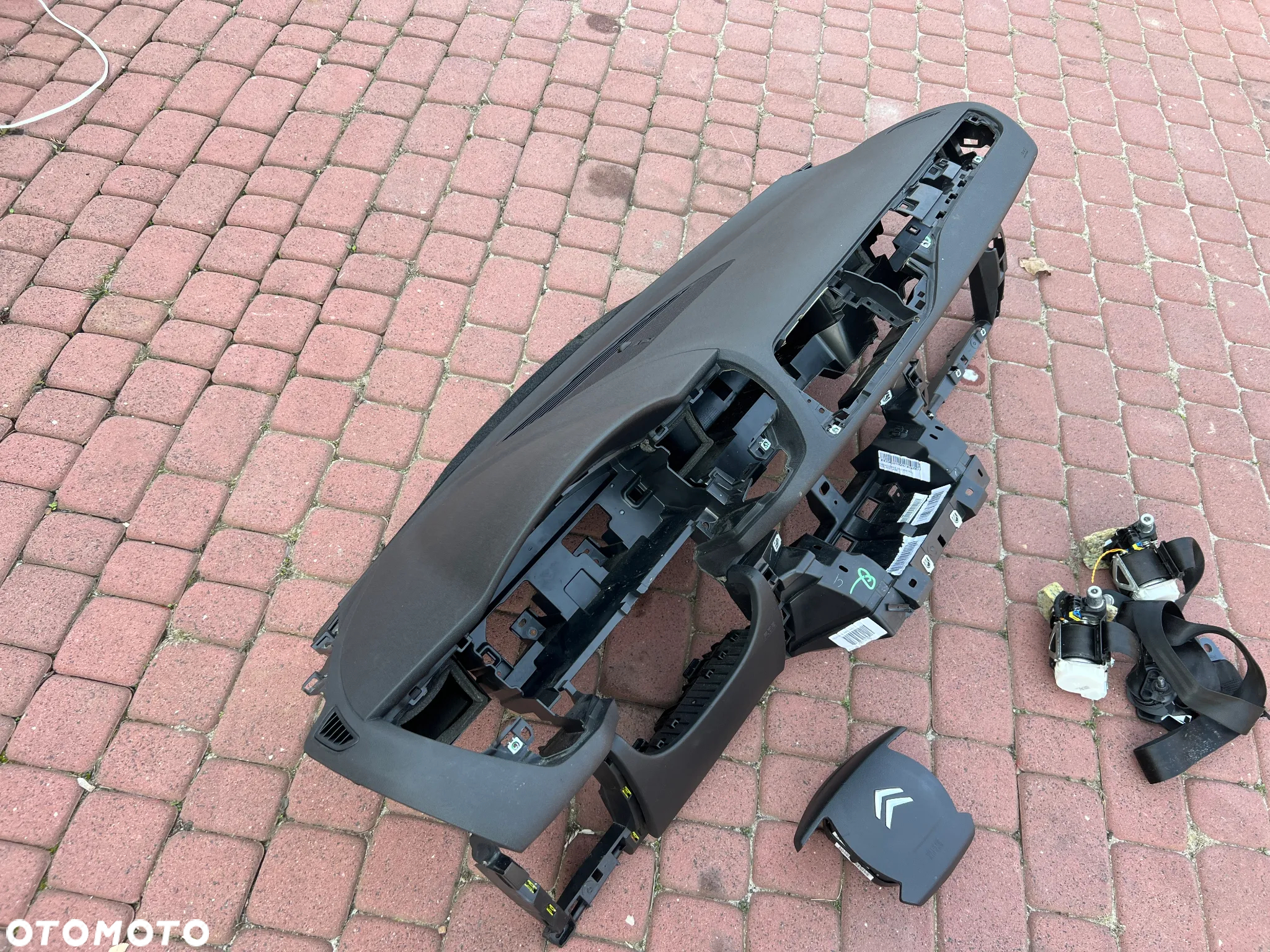 DESKA KONSOLA KOKPIT PODUSZKA PASY CITROEN C5 III X7 - 3