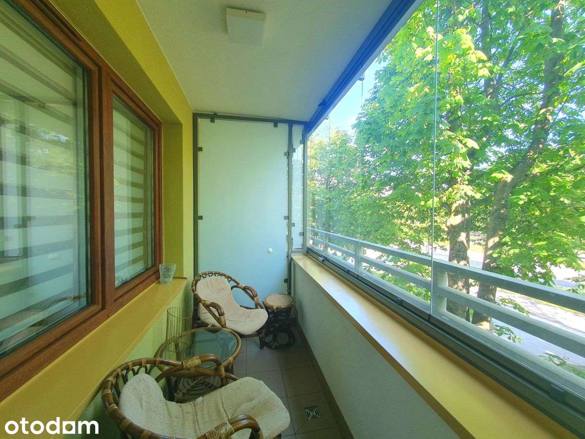 2 pokoje do wejścia, loggia, dobra komunikacja