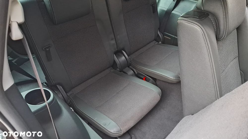 Toyota Verso 1.6 D-4D Prestige 7os EU6 - 32