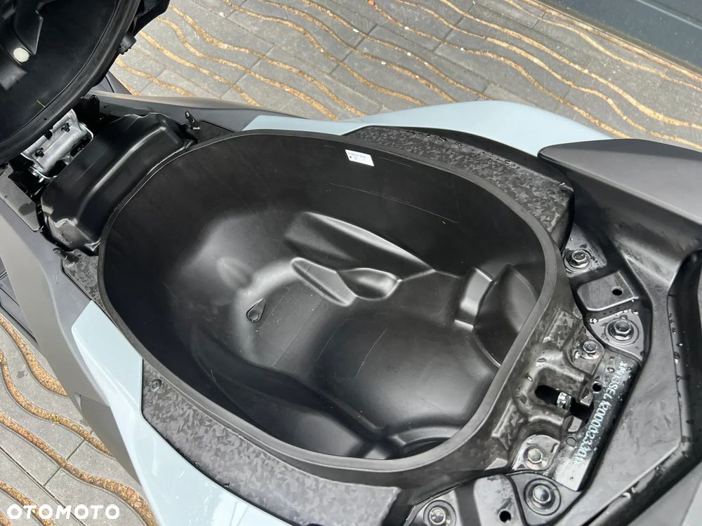 Yamaha NMAX - 19