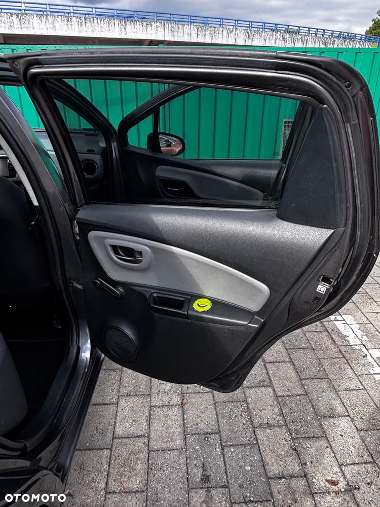 Toyota Yaris - 27