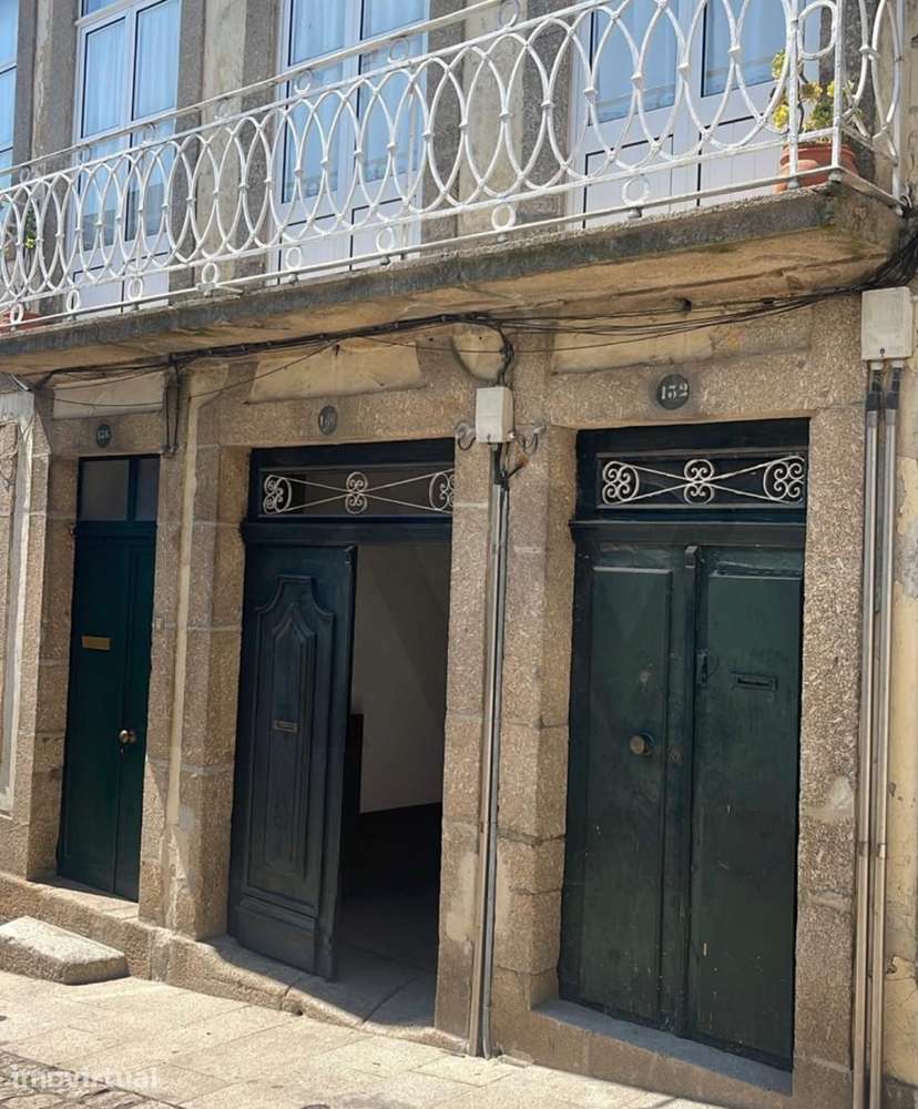 T3 com jardim para renovação no centro de Penafiel. - Grande imagem: 2/8
