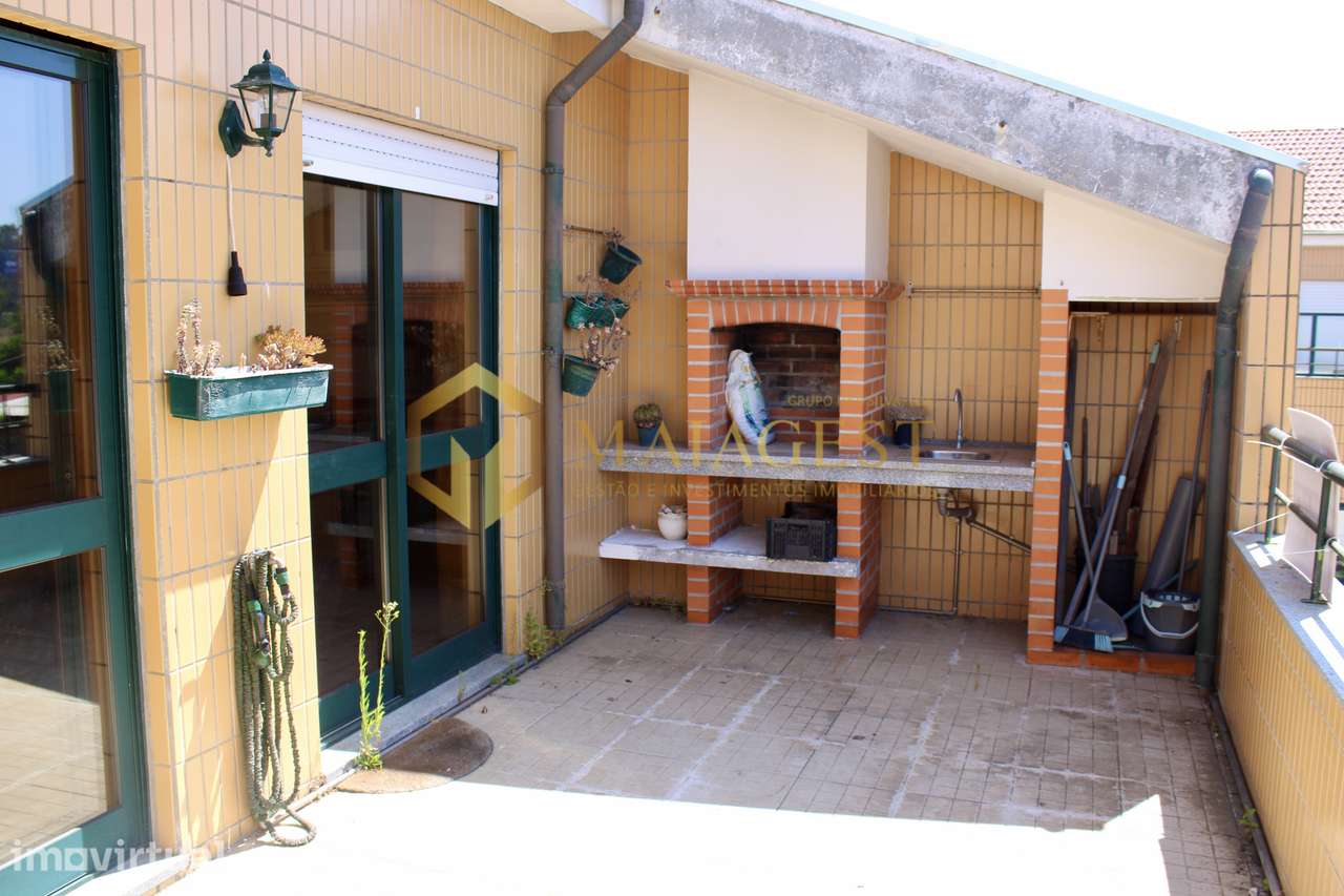 Apartamento T2 Duplex com Terraço e Garagem em São João de Ver - Grande imagem: 5/28