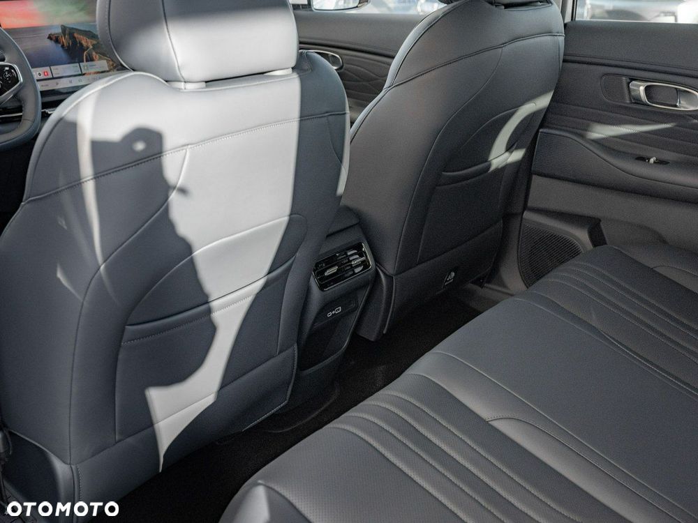 Geely Starray EM-i 1.5 PHEV Pro - 12
