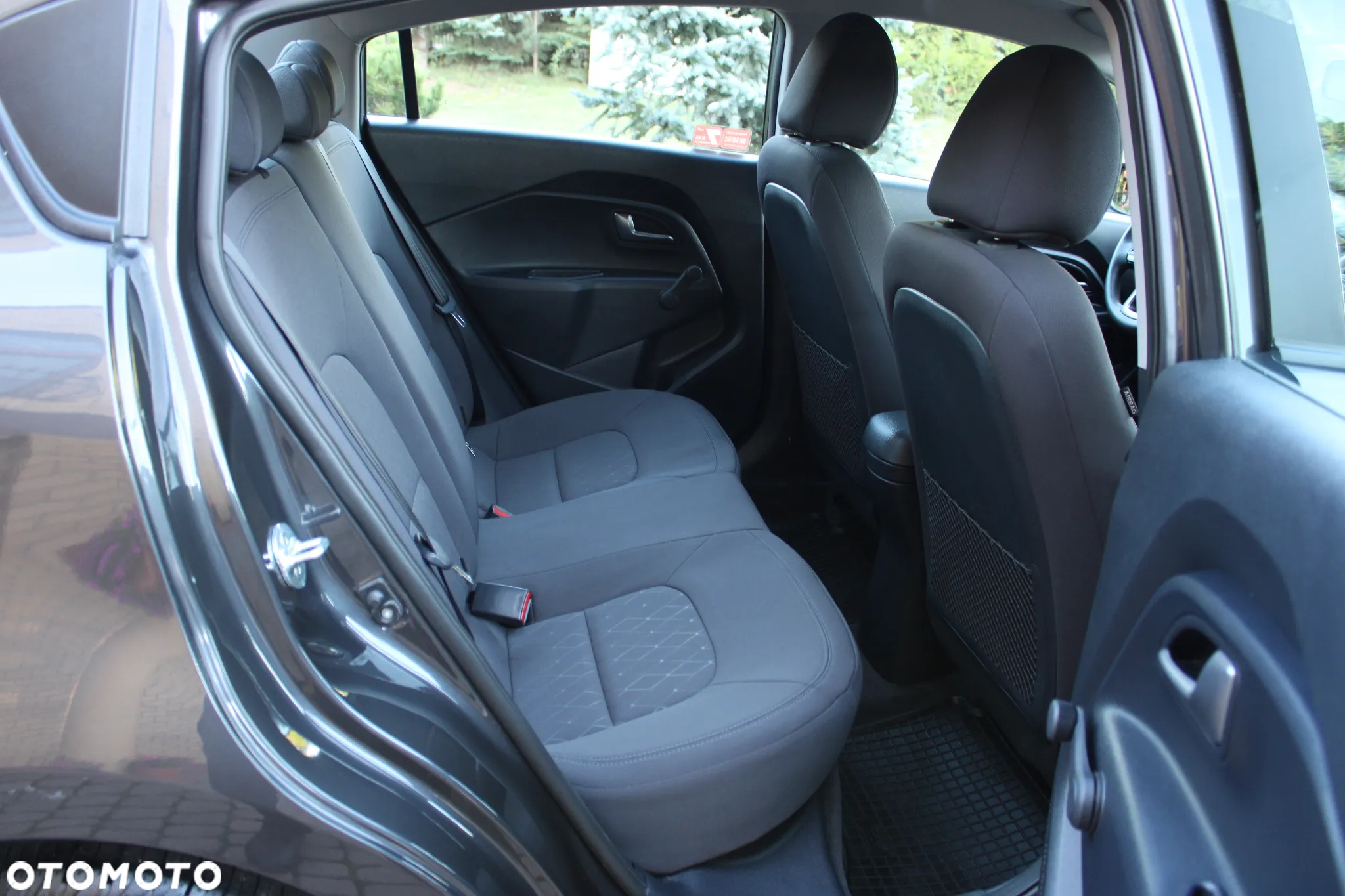 Kia Rio 1.4 M - 24