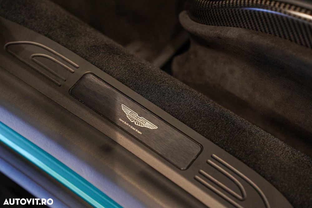 Aston Martin V8 Vantage - 14