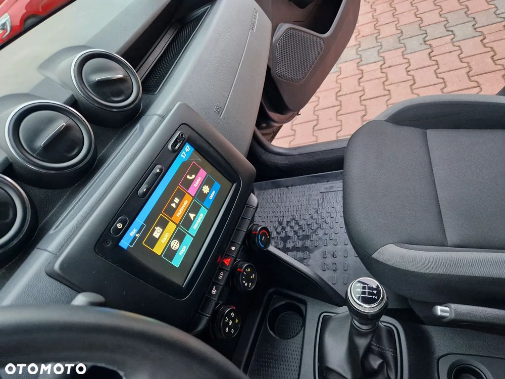 Dacia Duster 1.6 SCe Open S&S - 18