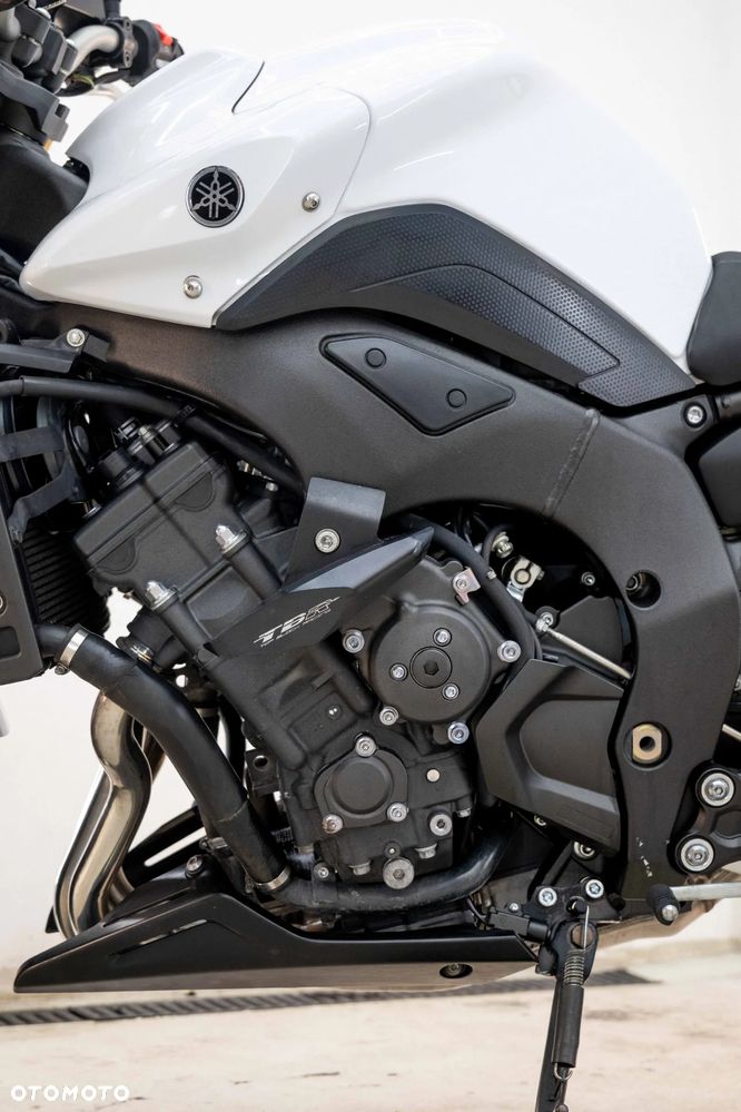 Yamaha FZ8 - 14
