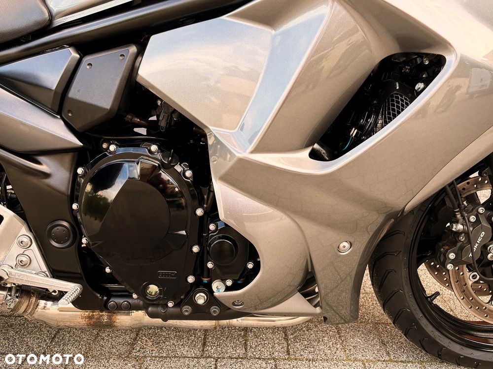Suzuki GSX - 10