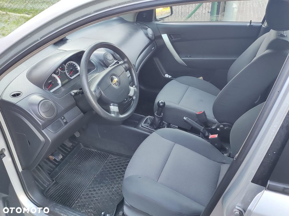 Chevrolet Aveo 1.2 16V Base / Classic - 10