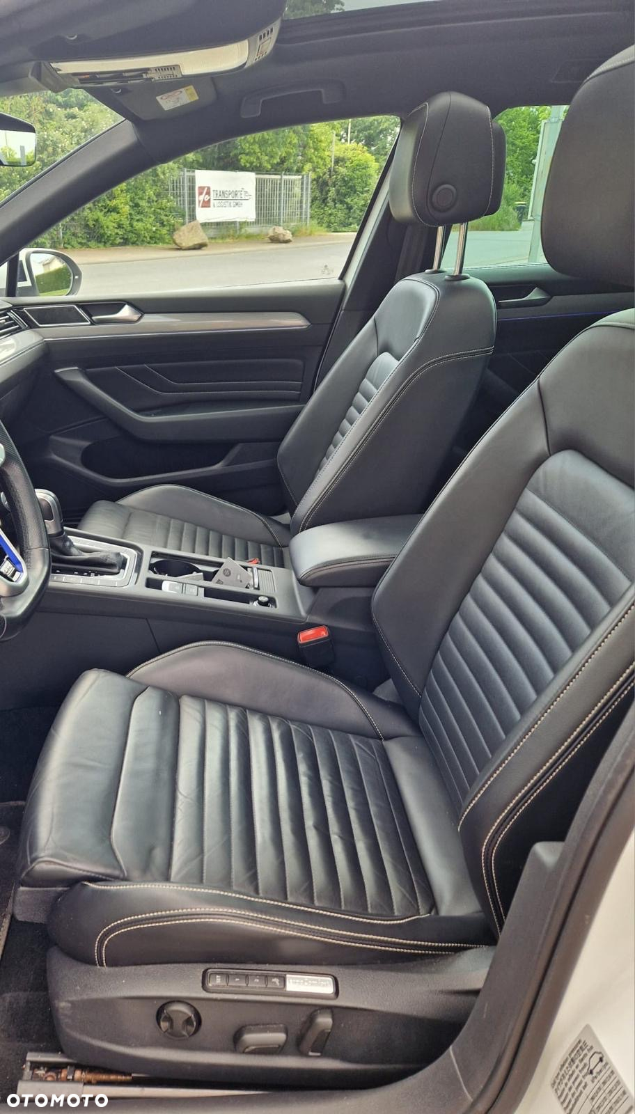 Volkswagen Passat - 11