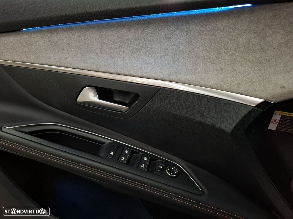 Peugeot 3008 1.6 Hybrid GT e-EAT8 - 24