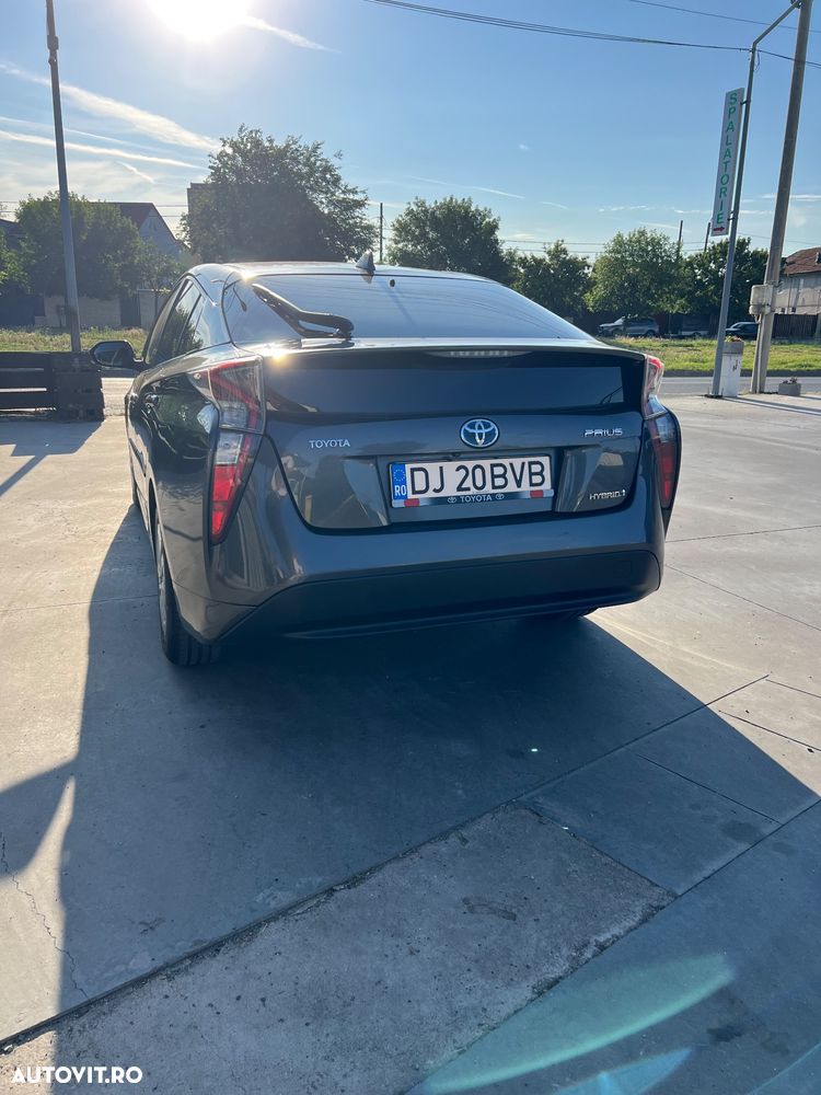 Toyota Prius 1.8 Dual VVT-i Sol - 4