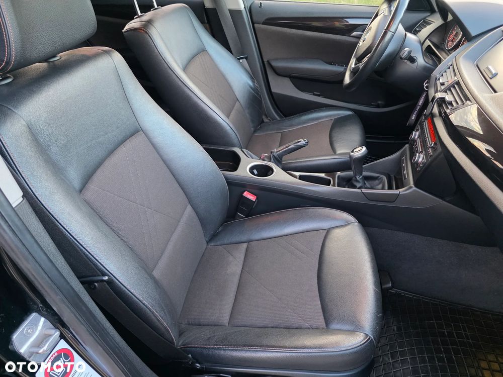 BMW X1 sDrive16d Sport Line - 33