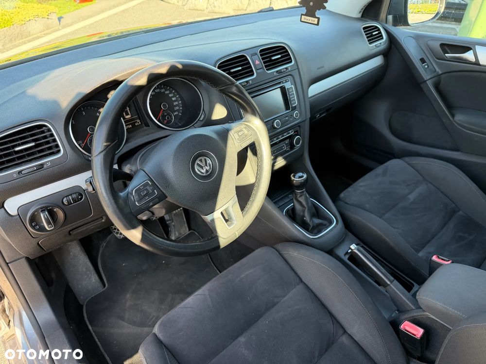 Volkswagen Golf - 10