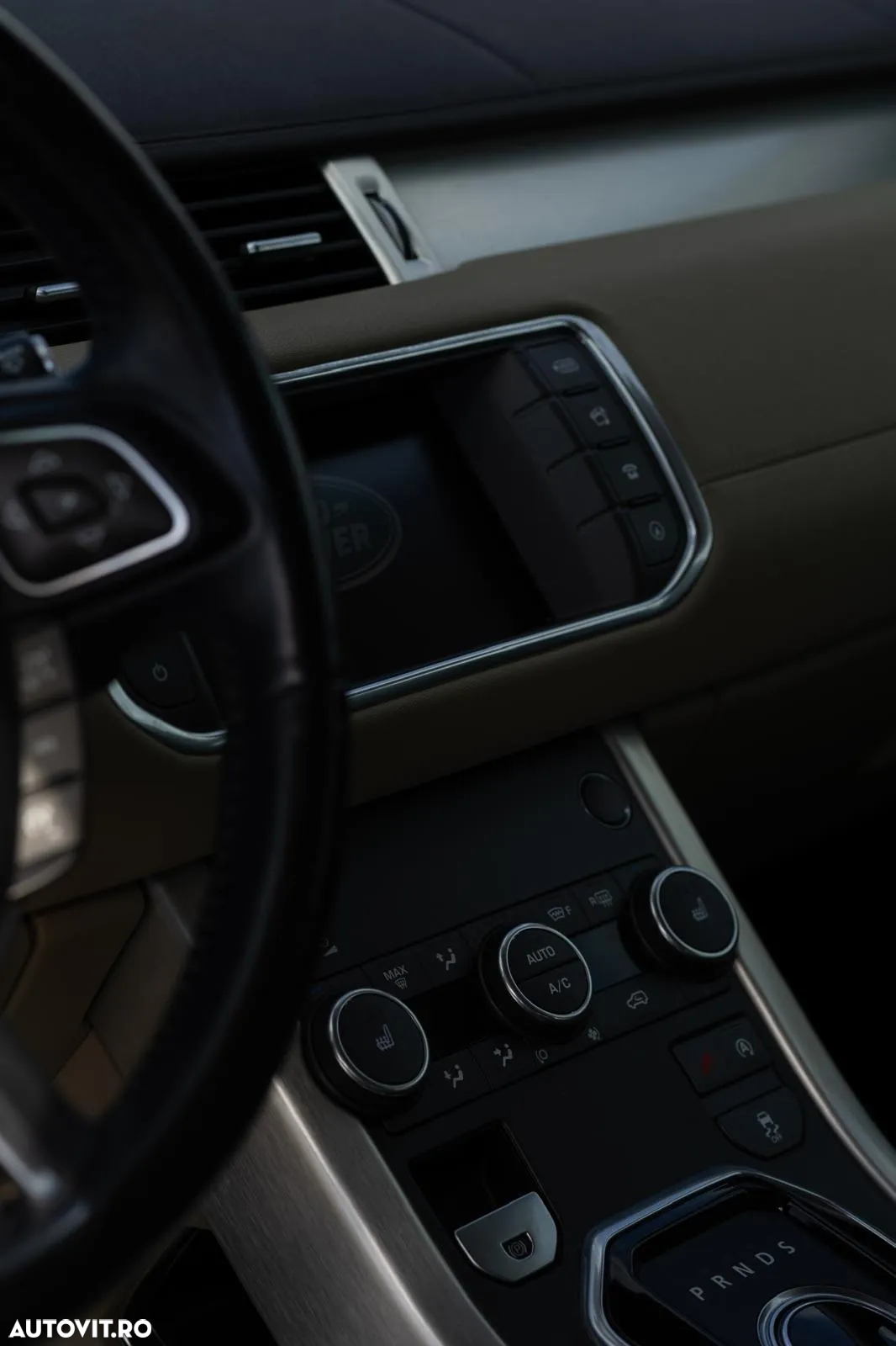 Land Rover Range Rover Evoque - 11