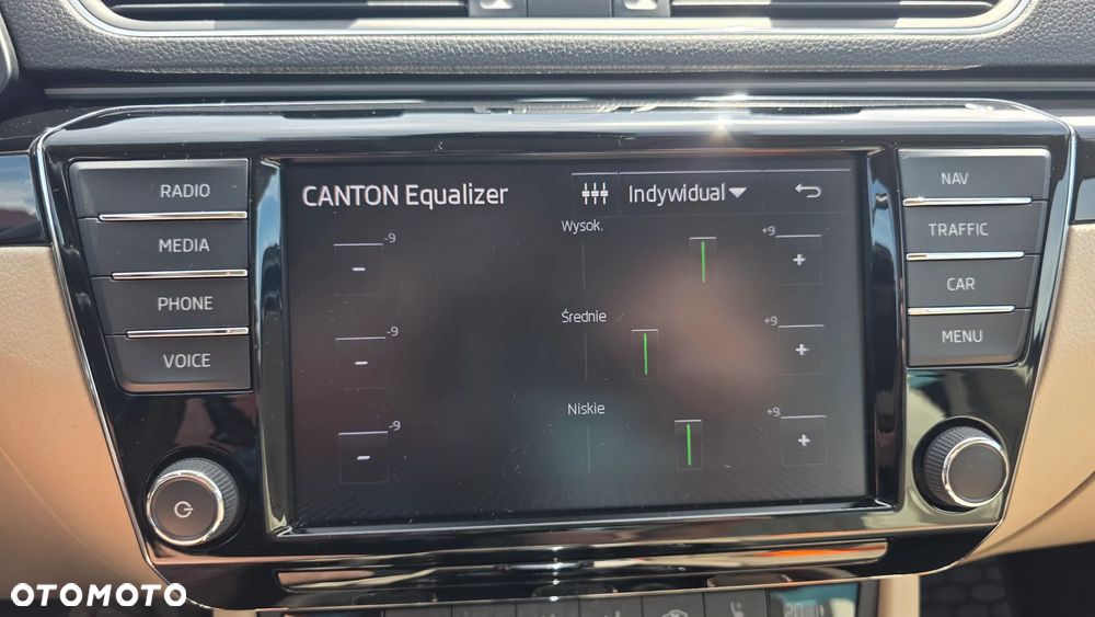 Skoda Superb 2.0 TSI 4x4 L&K DSG - 26