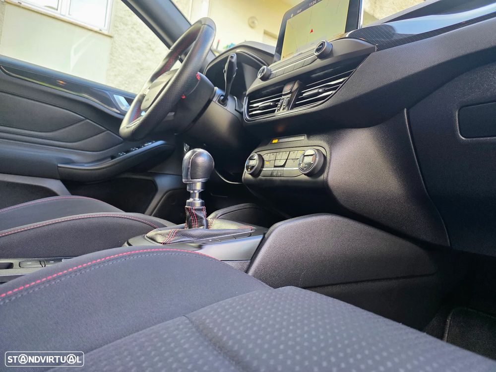 Ford Focus SW 1.0 EcoBoost ST-Line - 46