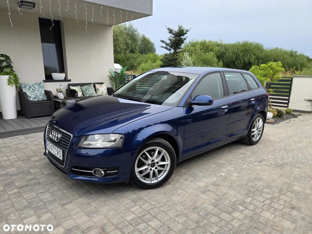Audi A3 Sportback - 1