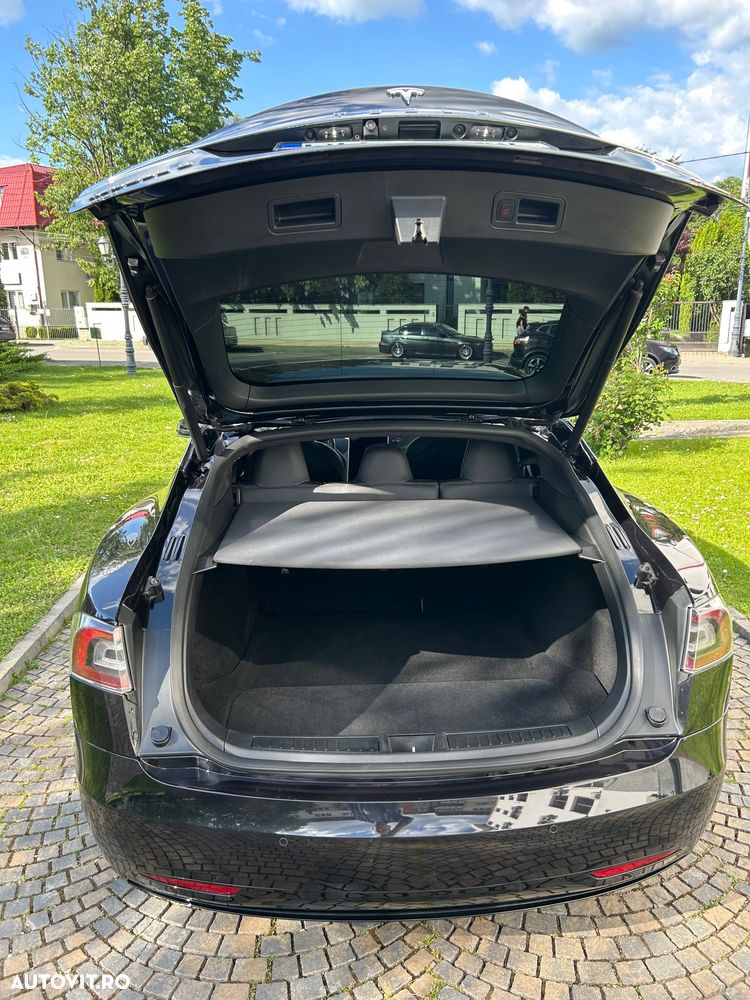 Tesla Model S - 17