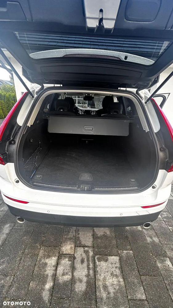 Volvo XC 60 T4 Momentum - 11