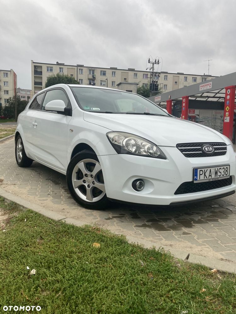 Kia Ceed - 1