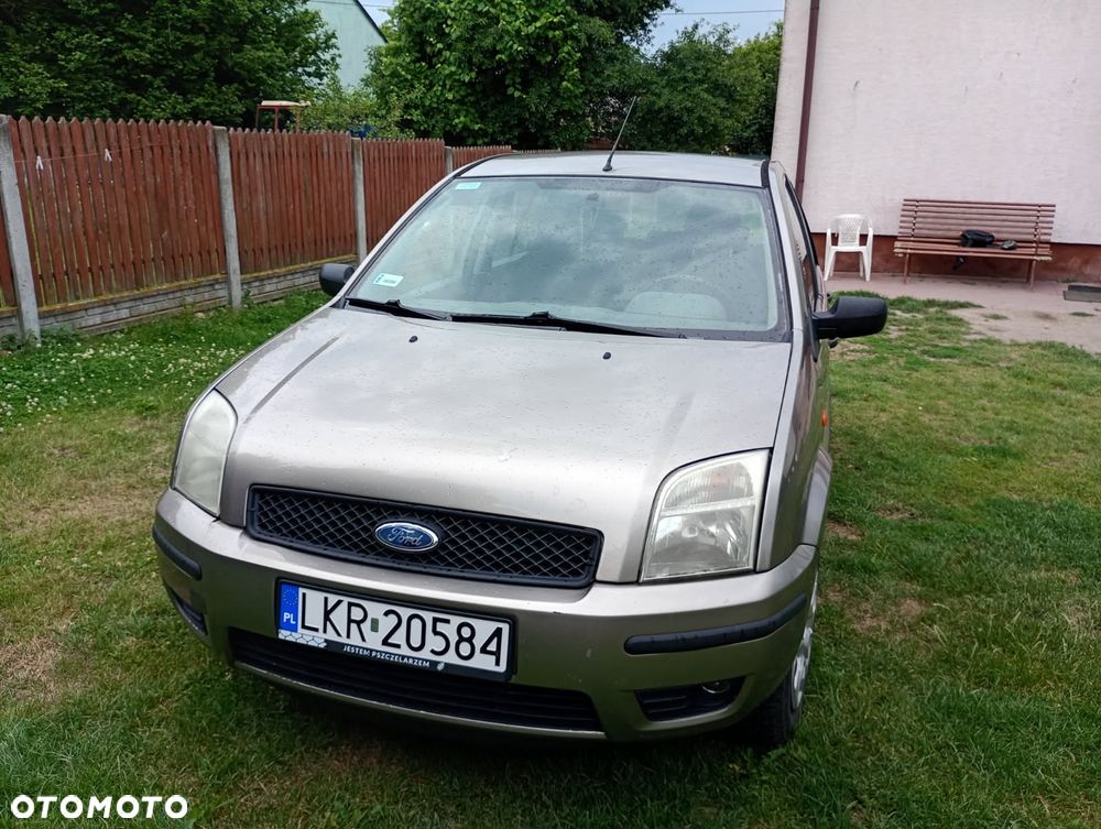 Ford Fusion - 2